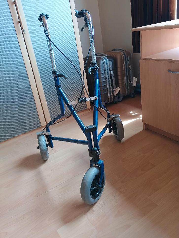 Rollator - Trio Rollator Thuasne, Divers, Déambulateurs, Pliable, Enlèvement