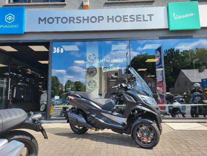 Piaggio MP3 530 exclusief met gratis topkoffer, Motoren, Motoren | Piaggio, Bedrijf, Overig, 12 t/m 35 kW, 1 cilinder, Minimaal motorrijbewijs A1