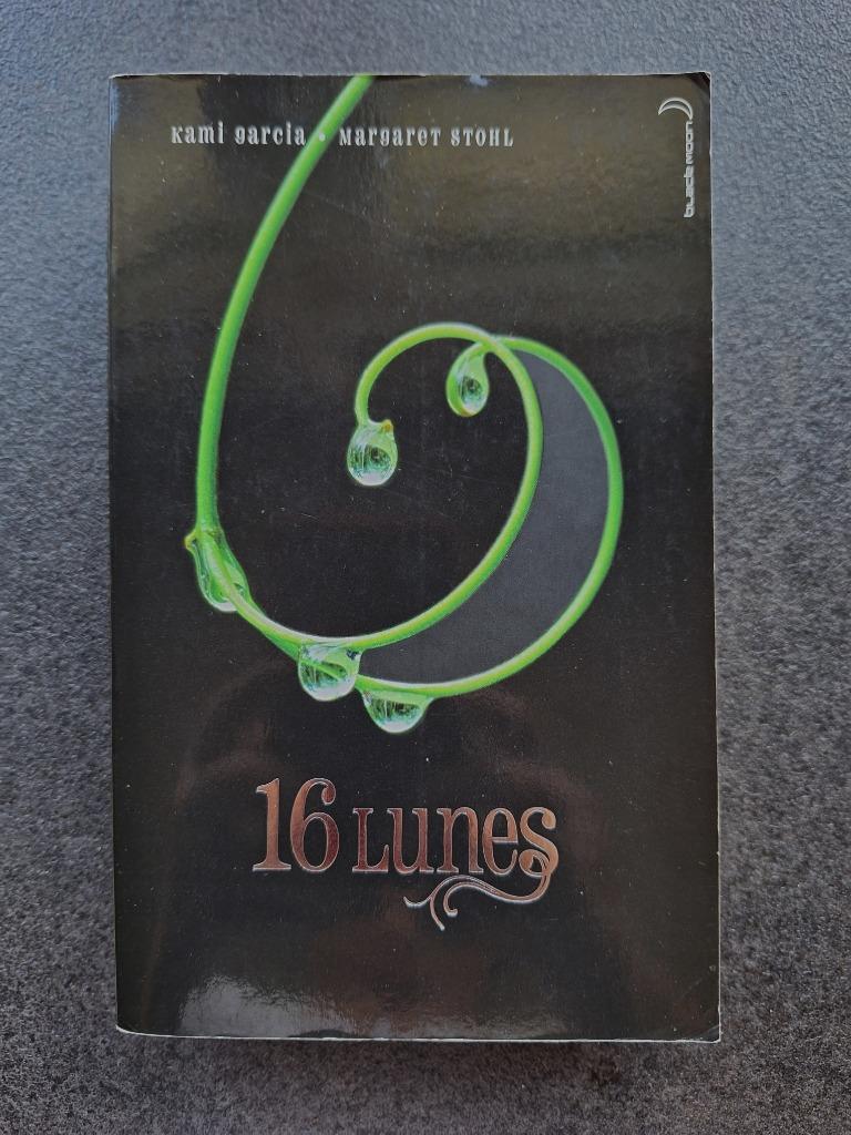 16 lunes - K Garcia/M Stohl, Livres, Science-fiction, Enlèvement ou Envoi, Comme neuf, K Garcia/M Stohl