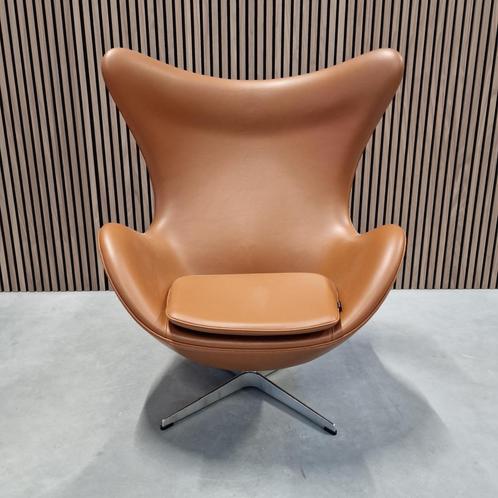 Fritz Hansen Egg chair - cognac, Antiek en Kunst, Antiek | Meubels | Stoelen en Sofa's