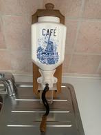 Oude koffiemolen voor aan de muur, Ophalen of Verzenden