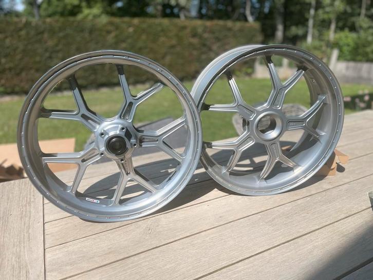 PVM wielen Ducati panigale v2-v4….v4r, Motoren, Onderdelen | Ducati, Ophalen