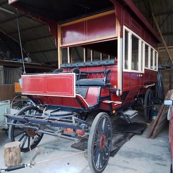 Prachtige huifkar  beschikbaar voor biedingen