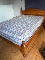 Bed met matras, Huis en Inrichting, Slaapkamer | Bedden, Ophalen, Gebruikt, Bruin, 140 cm