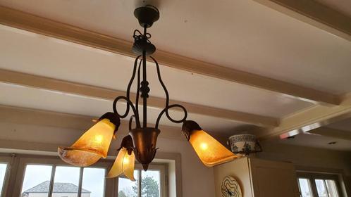 Lampe suspendue à 3 abat-jour encore accrochée dans la maiso, Maison & Meubles, Lampes | Suspensions, Comme neuf, 50 à 75 cm, Verre