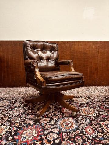 Klassiek Engels Chesterfield President Chair Bureaustoel beschikbaar voor biedingen