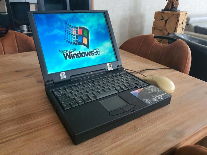 Retro laptop pentium 200mhz MMX win98, Computers en Software, Vintage Computers, Ophalen
