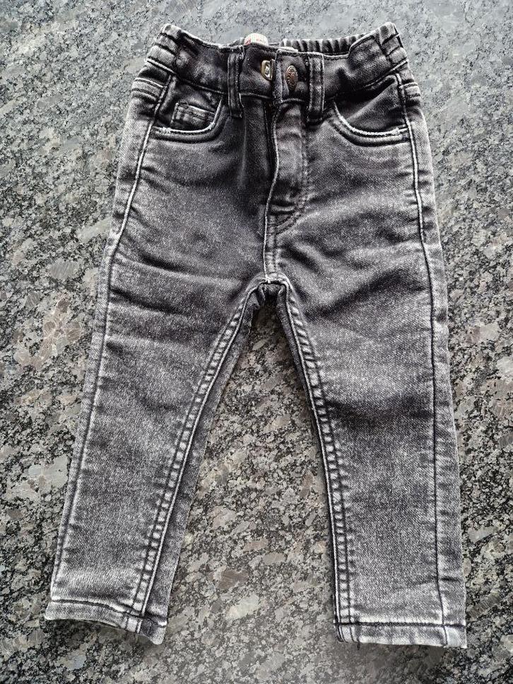 Levi's zwarte jeans (12m) maat 80 knit, zo goed als nieuw, Kinderen en Baby's, Babykleding | Maat 80, Zo goed als nieuw, Jongetje of Meisje