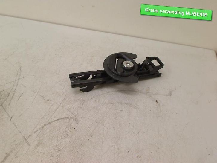 GORDEL HOOGTE VERSTELLER R Audi A4 (B9) (4M0857819), Autos : Pièces & Accessoires, Habitacle & Garnissage, Audi, Utilisé