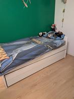 Les petits garçons grandissent et veulent un lit plus grand, Enfants & Bébés, Chambre d'enfant | Lits, Enlèvement, Comme neuf