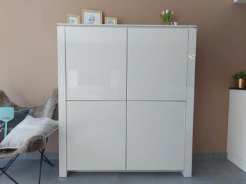 Barkast/dressoir beschikbaar voor biedingen