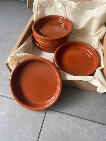 6 terracotta ovenschaaltjes (doorsnede 15cm) beschikbaar voor biedingen