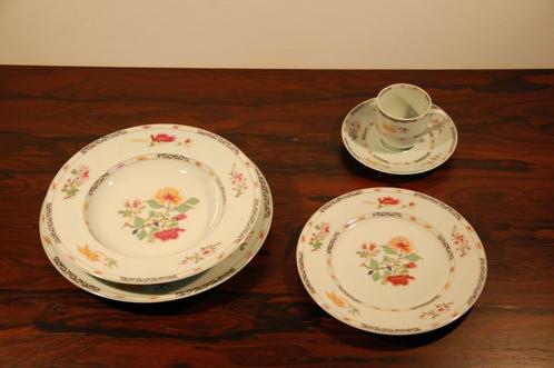 Vintage porseleinen servies van Limoges, Antiquités & Art, Antiquités | Services (vaisselle) complet, Enlèvement