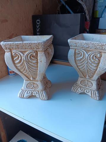 2 bloempotten beschikbaar voor biedingen