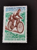 Haute-Volta 1967 - postbode op de fiets - fietser, Postzegels en Munten, Postzegels | Afrika, Ophalen of Verzenden, Overige landen