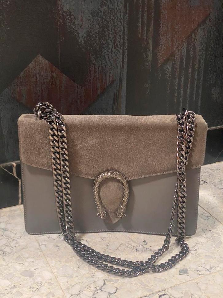 Lederen en suède schoudertas grijs, Bijoux, Sacs & Beauté, Sacs | Sacs à bandoulière, Gris, Cuir, Enlèvement ou Envoi