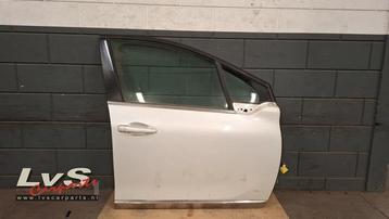Portier 4Deurs rechts-voor van een Peugeot 2008 (KWE) beschikbaar voor biedingen