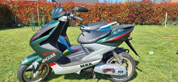 Scooter mbk nitro série limitée jaguar f1 avec ses pièces, Enlèvement, Comme neuf