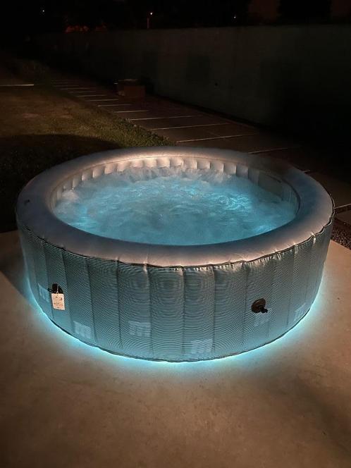 Ronde opblaasbare spa MSPA voor 6 personen met LED, Tuin en Terras, Bubbelbaden en Hottubs, Zo goed als nieuw, Opblaasbaar, Afdekzeil