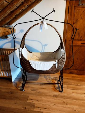 Babybedje met standaard, Kinderen en Baby's, Babywiegjes en Ledikanten, Ophalen, Zo goed als nieuw, Wieg
