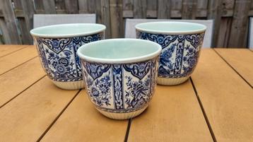 Delfts blauwe bloempotten beschikbaar voor biedingen