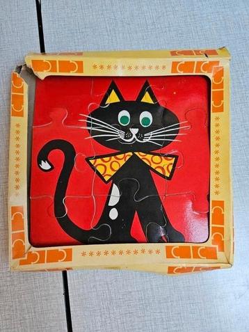 Vintage puzzel kat beschikbaar voor biedingen