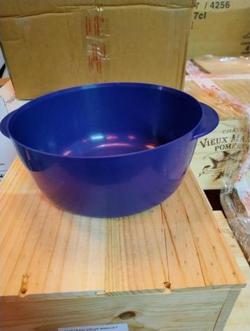 tupperware grote blauwe micro golf pot (zonder deksel) beschikbaar voor biedingen