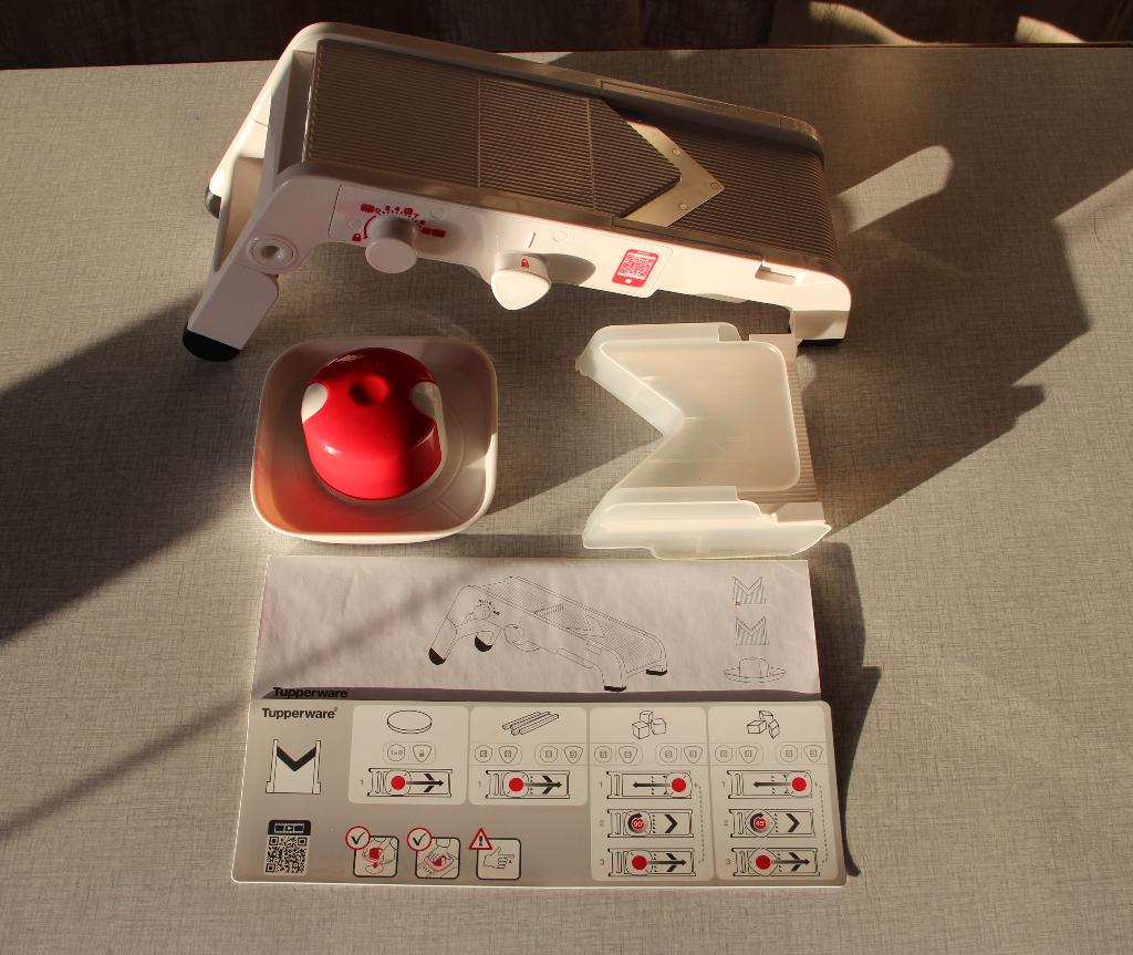 Mandoline découpe précise MandoChef Tupperware, Maison & Meubles, Enlèvement ou Envoi, Comme neuf, Blanc, Autres types