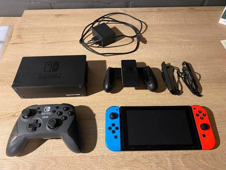 Nintendo Switch (nieuwstaat), Games en Spelcomputers, Spelcomputers | Nintendo Switch, Ophalen