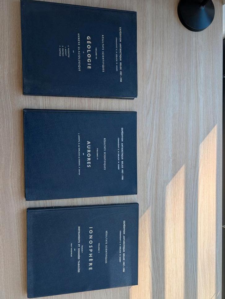 Expédition Antarctique België 1957-1958, Antiek en Kunst, Antiek | Boeken en Manuscripten, Ophalen of Verzenden