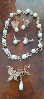 Prachtige sieradenset met vergulde parels., Handtassen en Accessoires, Armbanden, Ophalen of Verzenden, Goud, Staal