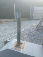 Tube en fer lourd et solide sur une base carrée, Enlèvement