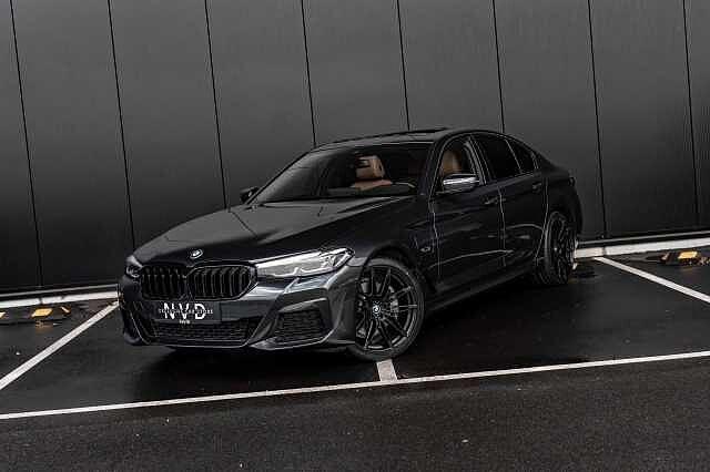 BMW 530 E | M-Sport | Pano | H. Kardon | Sport Seats |, Auto's, BMW, Bedrijf, 5 Reeks, ABS, Airbags, Airconditioning, Alarm, Bluetooth