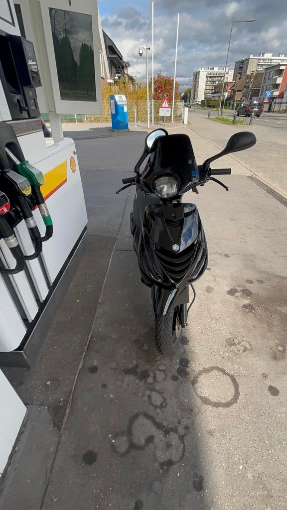 Zip 4t 50cc full option, Ophalen, Zip, Klasse A (25 km/u), Zo goed als nieuw