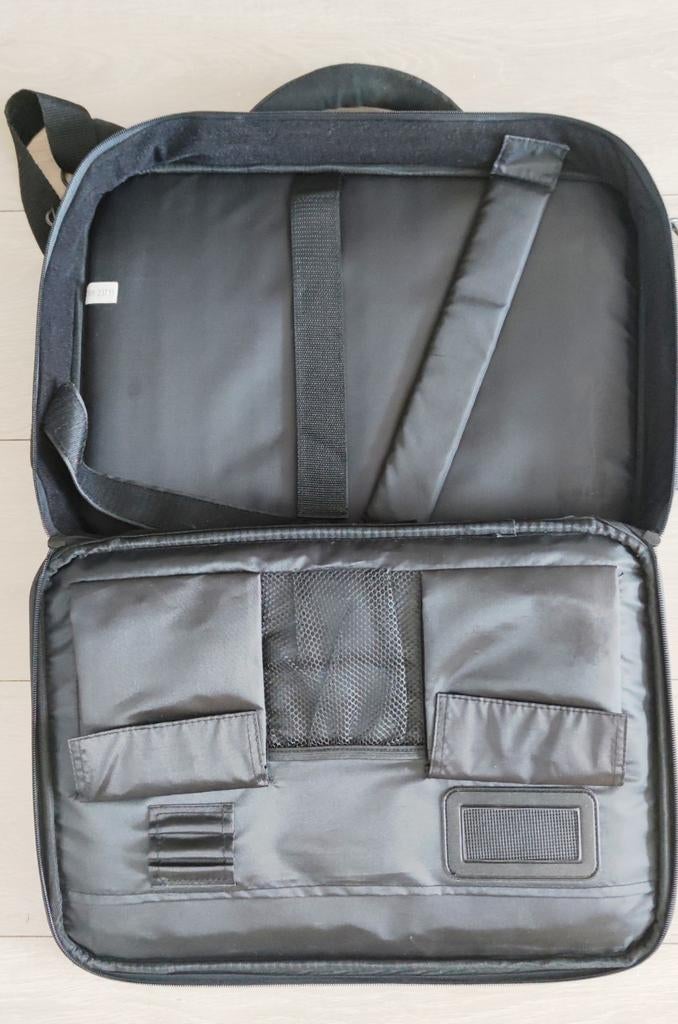 Laptoptas prima staat zo goed als nieuw, Computers en Software, Laptoptassen, Ophalen