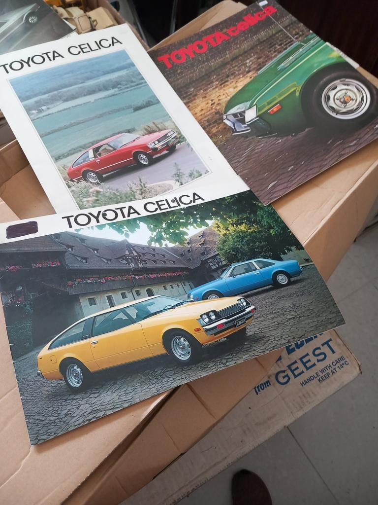 Toyota folder, Boeken, Auto's | Folders en Tijdschriften, Ophalen of Verzenden, Toyota