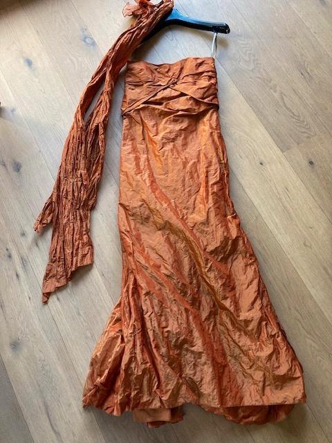 Linea Raffaelli jurk + hoed Tinneke Bruyninckx, Kleding | Dames, Gelegenheidskleding, Maat 36 (S), Oranje, Ophalen of Verzenden