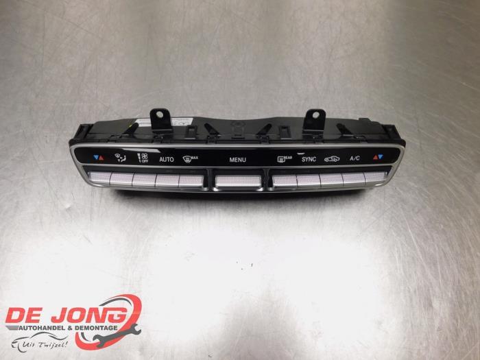 Panneau de commandes chauffage d'un Mercedes C-Klasse, Autos : Pièces & Accessoires, Tableau de bord & Interrupteurs, Mercedes-Benz