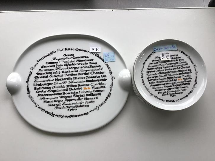 magnifique plateau de fromages avec 6 assiettes d'accompagne, Maison & Meubles, Cuisine | Vaisselle, Comme neuf, Enlèvement ou Envoi