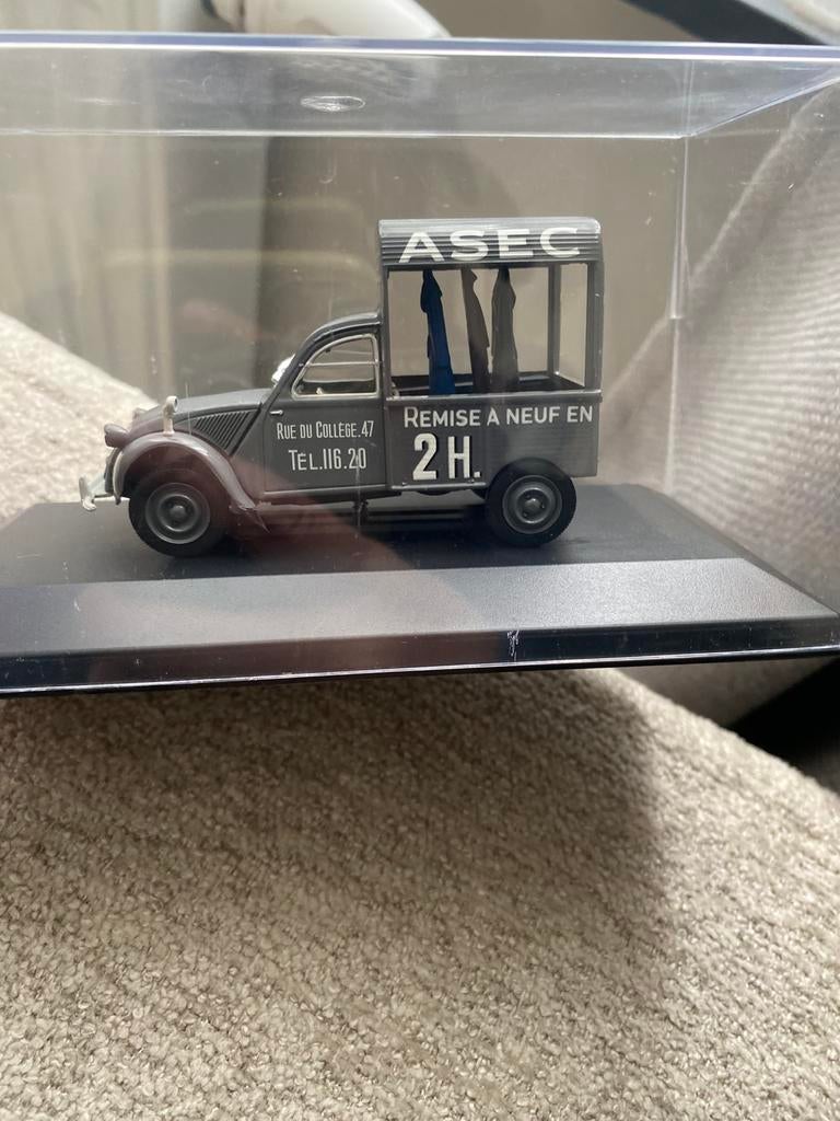 Citroën Azu 1959 wasgoed 1:43, Hobby en Vrije tijd, Modelauto's | 1:43, Ophalen of Verzenden, Zo goed als nieuw