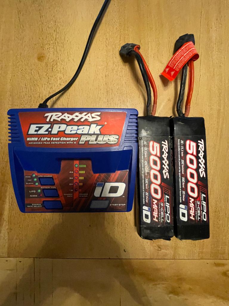 Traxxas lader en batterijen, Ophalen of Verzenden, Zo goed als nieuw