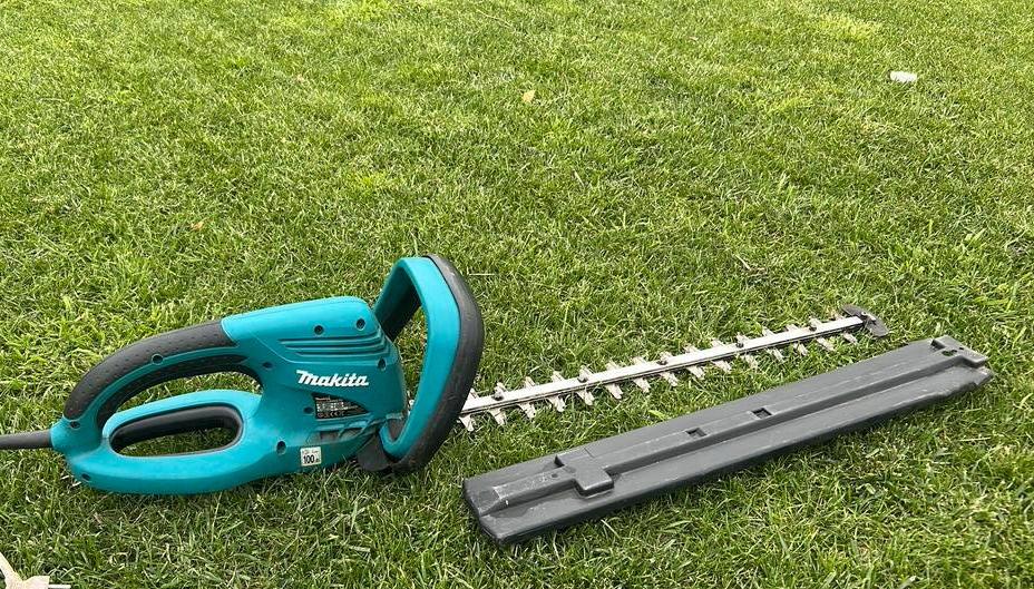 Zeer verzorgde heggenschaar makita 55 cm, Ophalen, Gebruikt, Handmatig