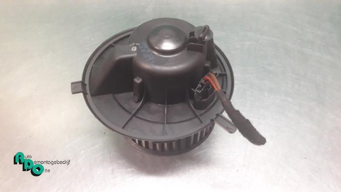 Kachel Ventilatiemotor van een Volkswagen Caddy (Caddy 04-), Auto-onderdelen, Overige Auto-onderdelen, Volkswagen, Gebruikt, 3 maanden garantie