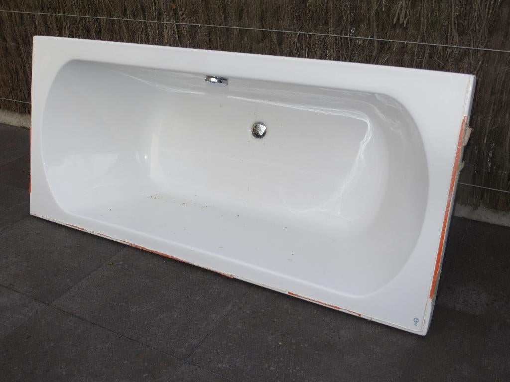 badkamer, Ophalen, Zo goed als nieuw, Met bad