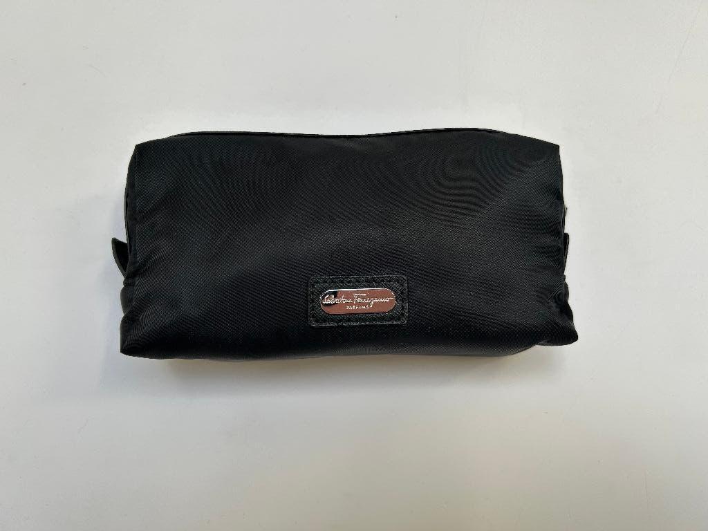 Airline toilettas gevuld Salvator Ferragamo, Ophalen of Verzenden, Nieuw, Overige typen