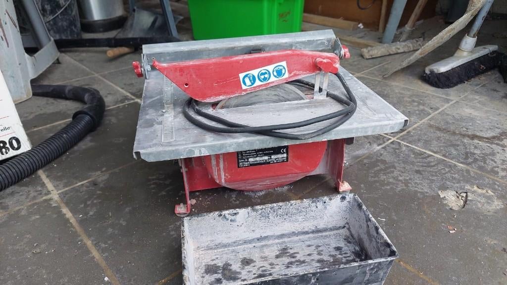 LOT  d'outillage de maison et jardin, Enlèvement, Utilisé