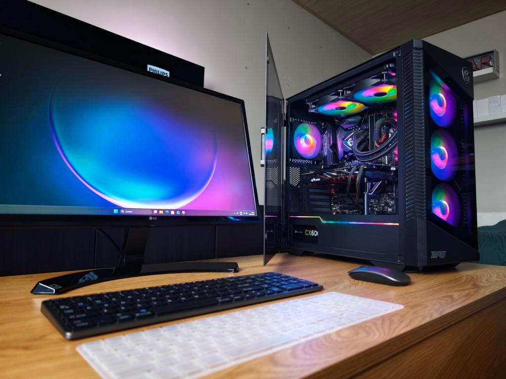 MSI watercooled i7 game pc set complete avec ecran + extras, Enlèvement ou Envoi, Avec carte vidéo, Virtual Reality, Comme neuf