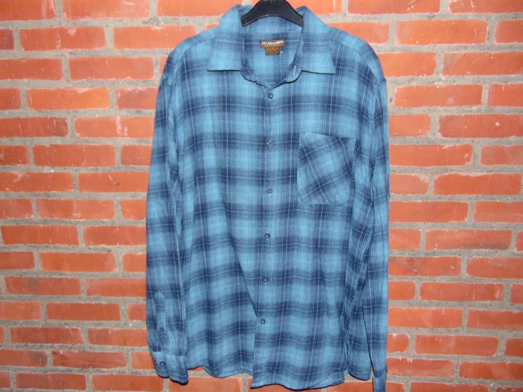 Flanellen hemden in goede staat, Kleding | Heren, Overhemden, Ophalen of Verzenden, Gedragen, Halswijdte 41/42 (L)