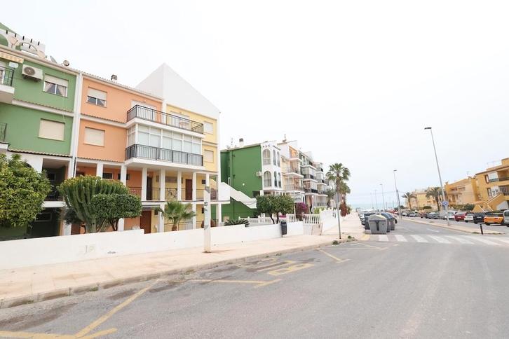Appartement te koop in Torrevieja. Op 250 meter van de zee!, Immo, Buitenland, Spanje, Appartement, Stad