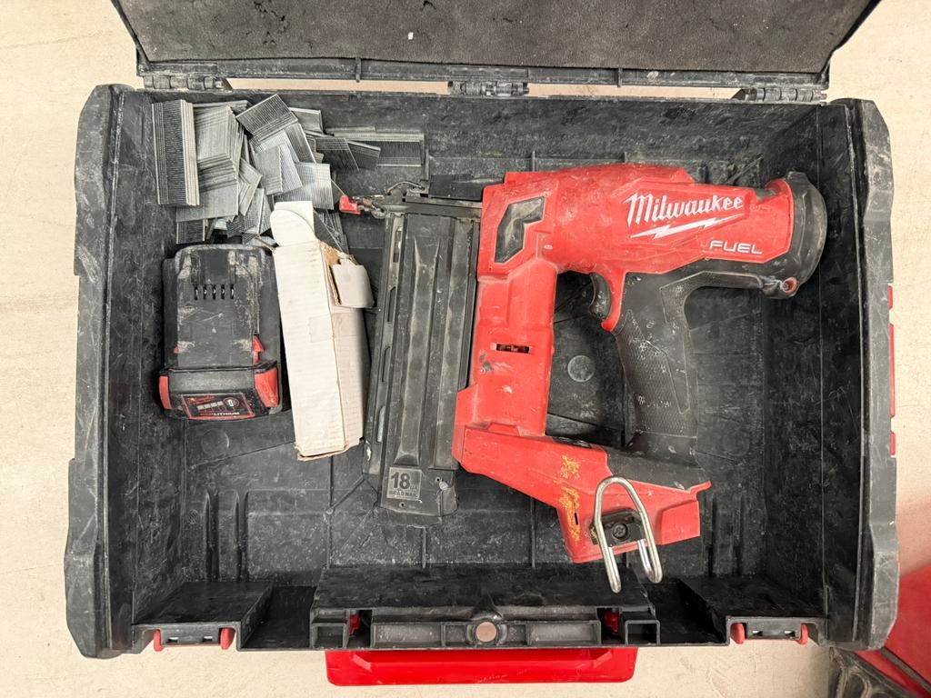 Milwaukee M18 FN18GS spijkermachine, Ophalen, Gebruikt